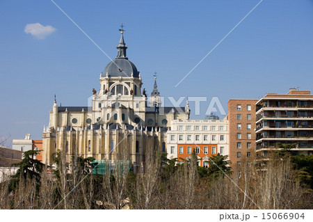 Almudena Cathedral in Madrid 15066904