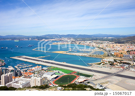 Gibraltar Runway and La Linea Cityscape 15067017