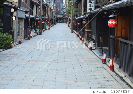 京都祇園 新橋の町並みの写真素材