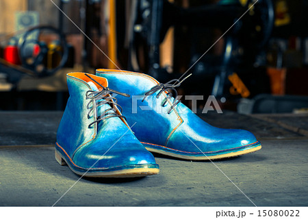 A pair of men's leather shoes A pair of men's leather shoes 15080022