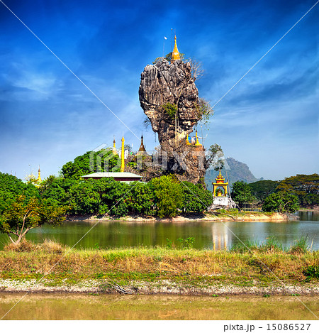 Amazing Buddhist Pagoda in Hpa-An, Myanmar Amazing Buddhist Pagoda in Hpa-An, Myanmar 15086527
