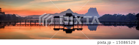 Amazing park landscape panorama at sunrise Amazing park landscape panorama at sunrise 15086529