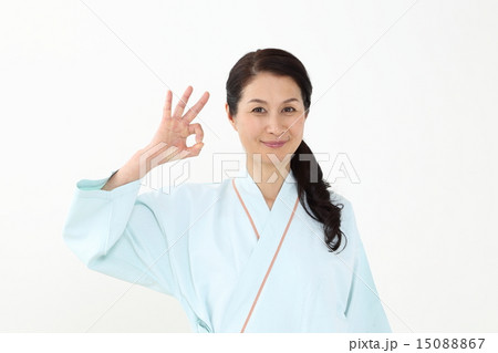 検査着を着た患者 15088867