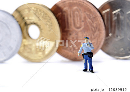 お金と警察官 15089916