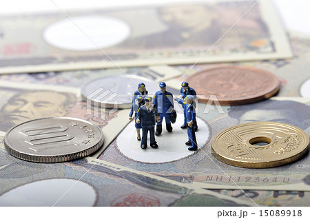 お金と警察官 15089918