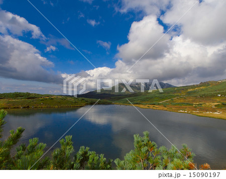 旭岳 夫婦池から当麻岳、安足間岳方面を望む 旭岳 夫婦池から当麻岳、安足間岳方面を望む 15090197