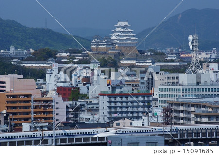 姫路城と新幹線のぞみ すれ違いの写真素材