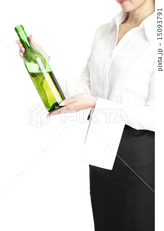 女性ソムリエ 15093791