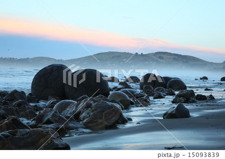 不思議な海岸　モエラキ・ボールダーズ 15093839