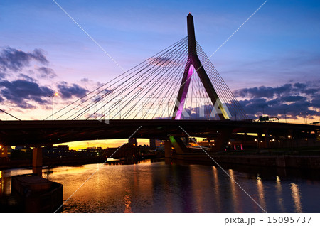 Zakim Bunker Hill Memorial Bridge at sunset 15095737