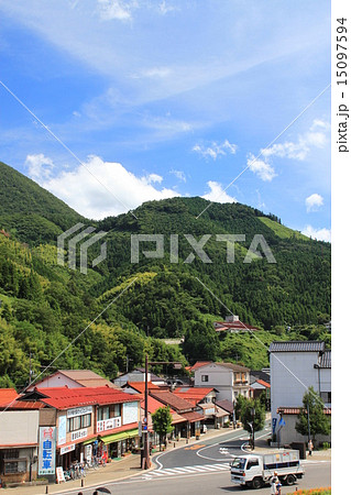 津和野駅前の街並み。 15097594