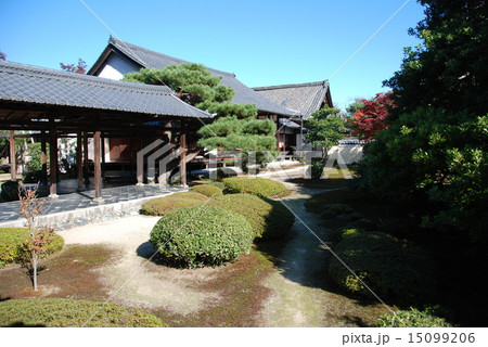 鹿王院・客殿前の庭園(京都市右京区嵯峨北堀町) 鹿王院・客殿前の庭園(京都市右京区嵯峨北堀町) 15099206