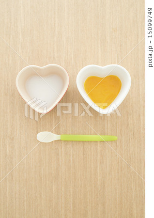 離乳食　おかゆと野菜 15099749