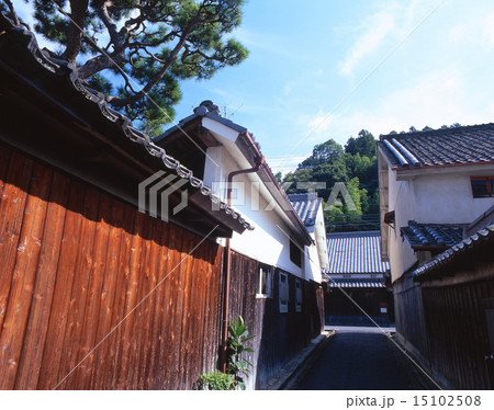 奈良、宇陀松山の城下町、レトロな通りの奥には伝統的な山邊義徳家住宅(宇陀紙の総元締め) 奈良、宇陀松山の城下町、レトロな通りの奥には伝統的な山邊義徳家住宅(宇陀紙の総元締め) 15102508