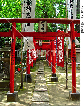 法明寺 鬼子母神堂 境内の 武芳稲荷堂 東京都豊島区南池袋 の写真素材