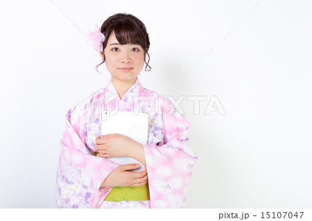 iPadを持った女性 iPadを持った女性 15107047