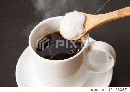 コーヒーにココナツオイル 15108087