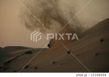 offroad in dubai desert 15108304