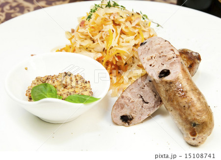 sausages with sauerkraut 15108741