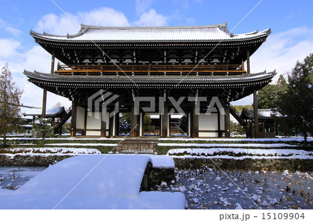 雪の東福寺 15109904