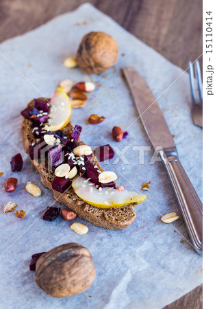 pieces of biscuits with peach and blueberry  15110414