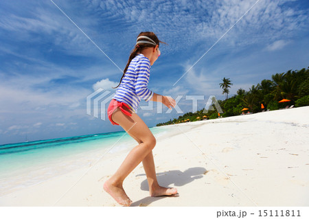Little girl on vacation Little girl on vacation 15111811