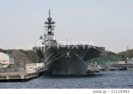 横須賀に配属された巨大護衛艦「いずも」の入港風景 横須賀に配属された巨大護衛艦「いずも」の入港風景 15116982