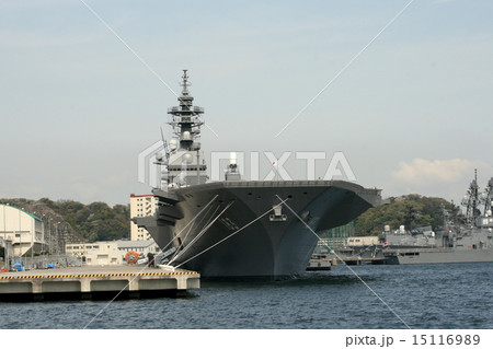 横須賀に配属された巨大護衛艦「いずも」の入港風景 横須賀に配属された巨大護衛艦「いずも」の入港風景 15116989