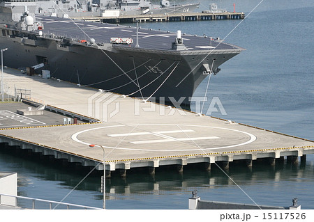 横須賀に配属された巨大護衛艦「いずも」の入港風景 横須賀に配属された巨大護衛艦「いずも」の入港風景 15117526