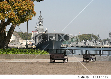 横須賀に配属された巨大護衛艦「いずも」の入港風景 横須賀に配属された巨大護衛艦「いずも」の入港風景 15117735