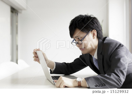 ビジネス・ビジネスマン・驚く 15129932