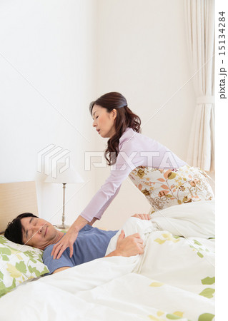 寝室イメージ シニア夫婦 寝室イメージ シニア夫婦 15134284
