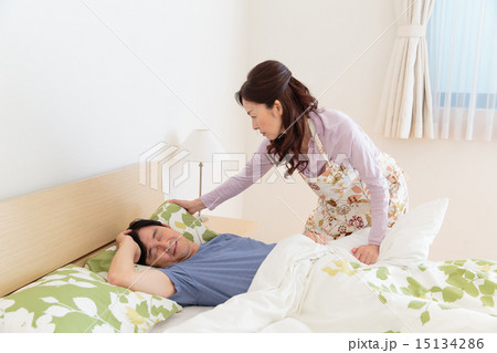 寝室イメージ シニア夫婦 寝室イメージ シニア夫婦 15134286