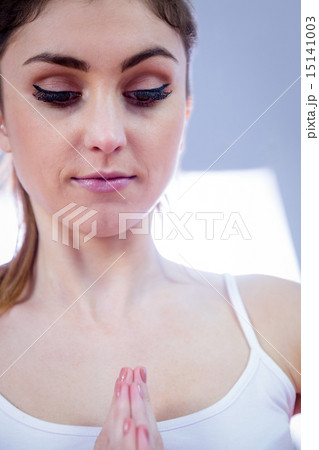 Fit woman doing yoga 15141003