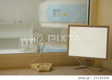 MRI machine and screens 15148169