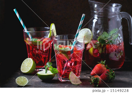 Strawberry lemonade 15149228