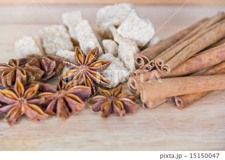 Anise, sugar and cinnamon Anise, sugar and cinnamon 15150047