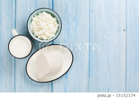 Dairy products. Milk, cheese and curd cheese 15152174