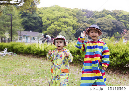手を振る子供 手を振る子供 15156569