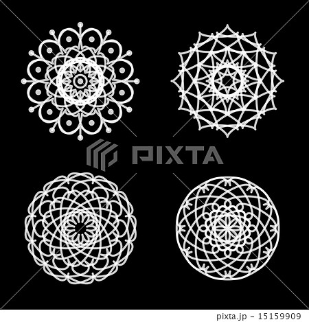 Ornament round set with mandala Ornament round set with mandala 15159909