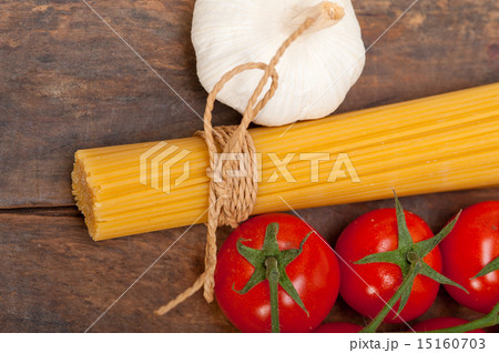 Italian basic pasta ingredients 15160703