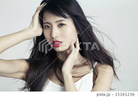 20代女性 20代女性 15161236