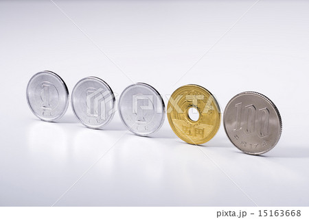 100円と5円と1円の日本の通貨 15163668