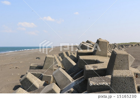 コムケ湖付近にて。オホーツク海と消波ブロック。 15165230