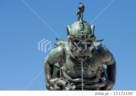 Gollum shape fountain statue in Florence 15172100