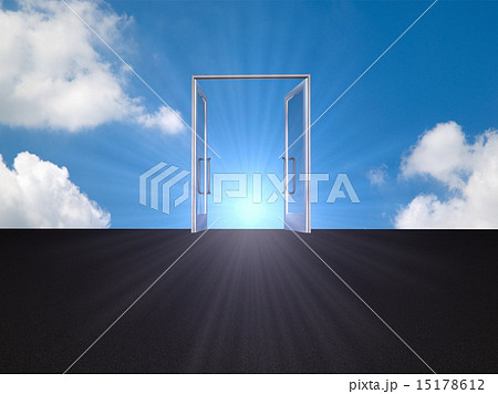 空に開いたドア 15178612
