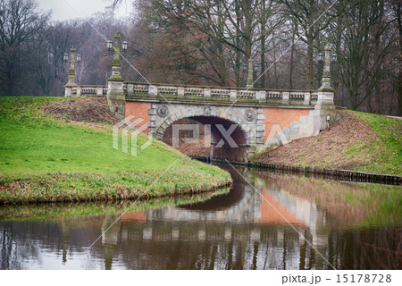 bridge in bremen park 15178728