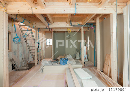 住宅建設現場　内装工事 15179094