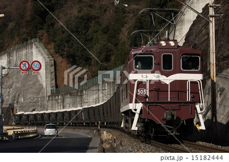 秩父鉄道を走る石灰輸送貨物列車 秩父鉄道を走る石灰輸送貨物列車 15182444