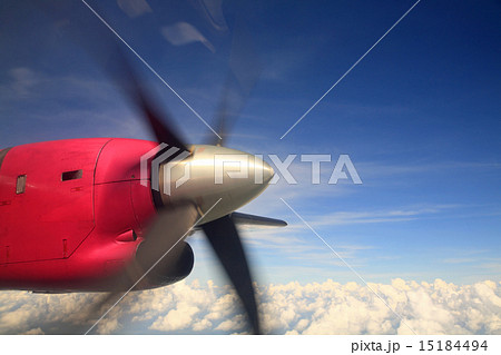 airplane propeller on wing moving 15184494
